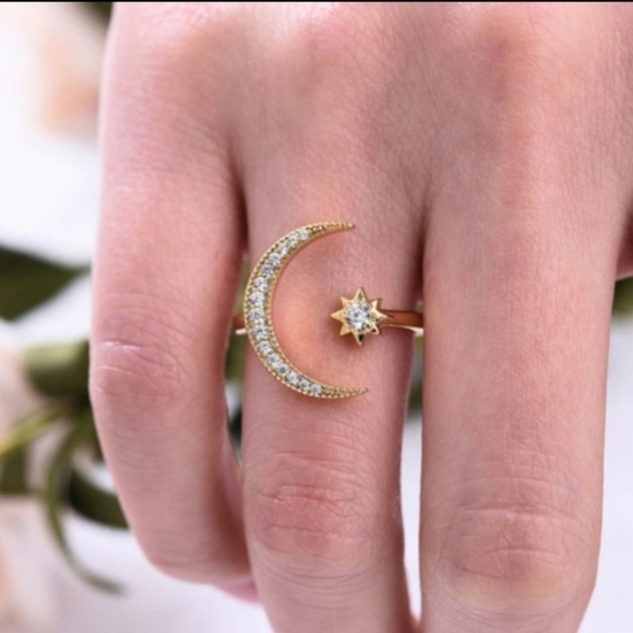 Yellow Gold Crecent Moon and Star Open Ring - Picture 4 of 12